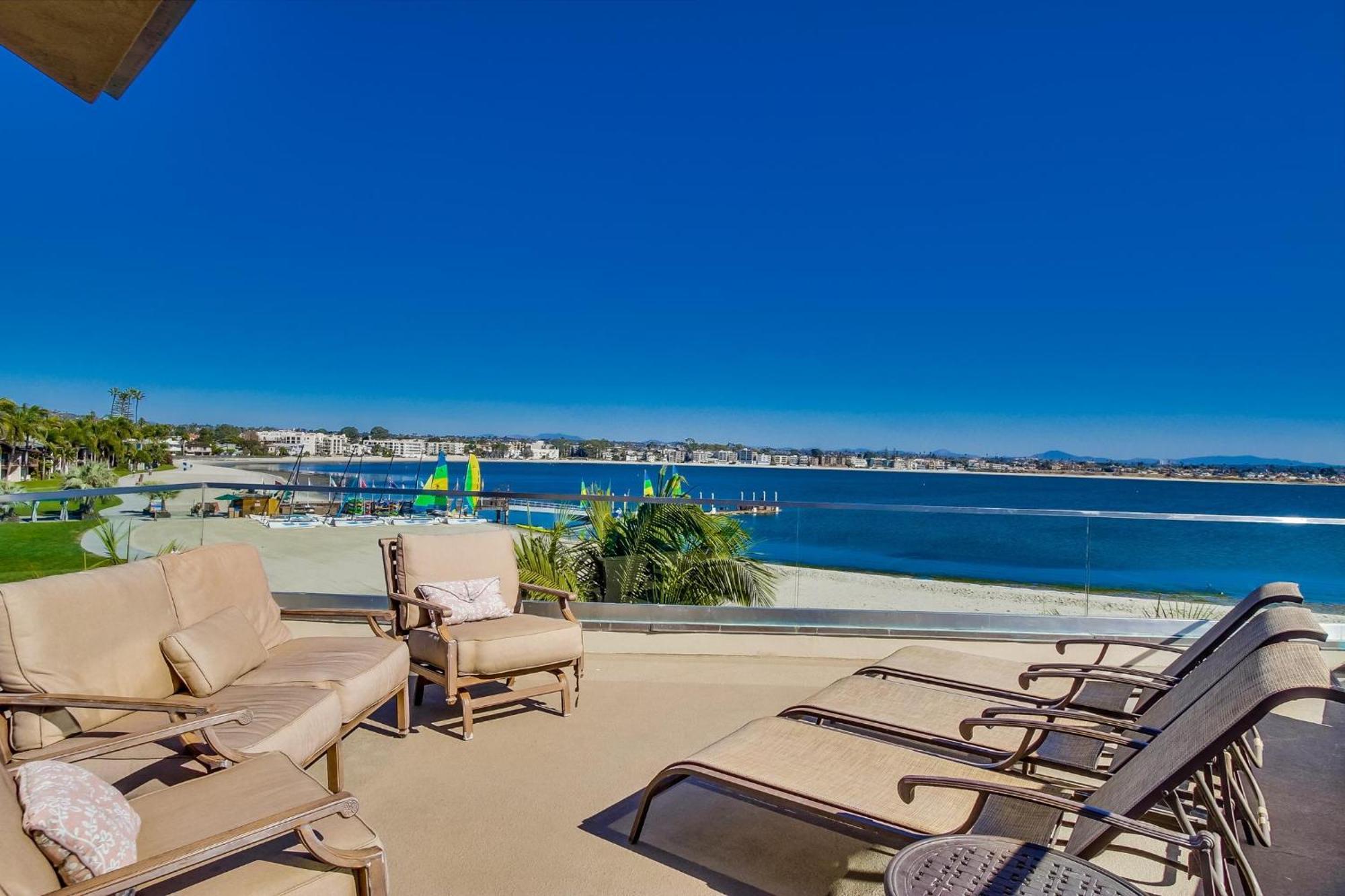 B5171 On The Bay - 6 Bedroom Holiday home San Diego