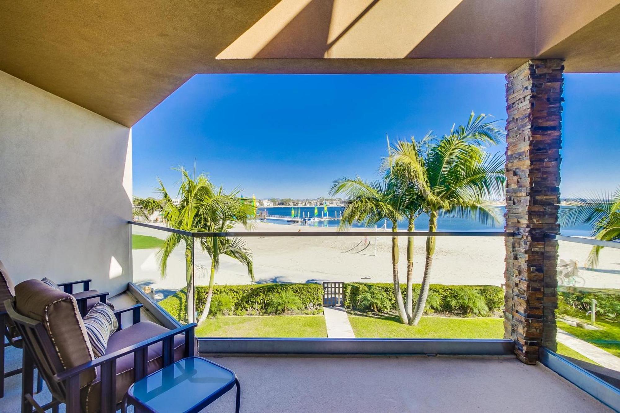 B5171 On The Bay - 6 Bedroom Holiday home *