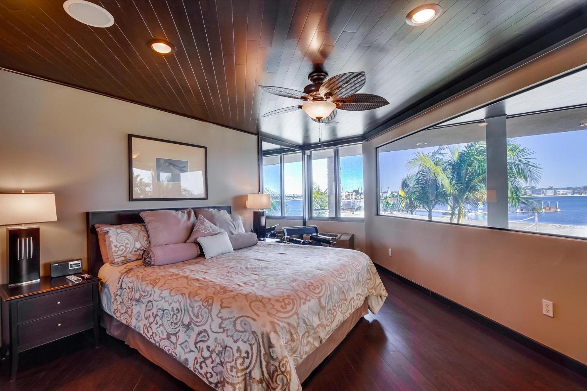 B5171 On The Bay - 6 Bedroom Holiday home San Diego